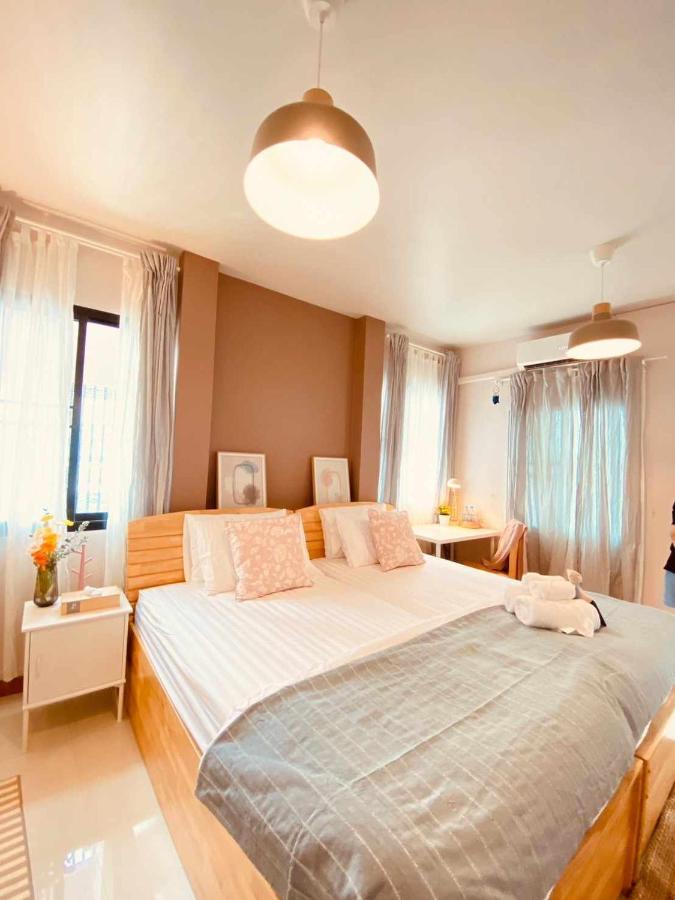 Por Poshtel Kanchanaburi Eksteriør billede