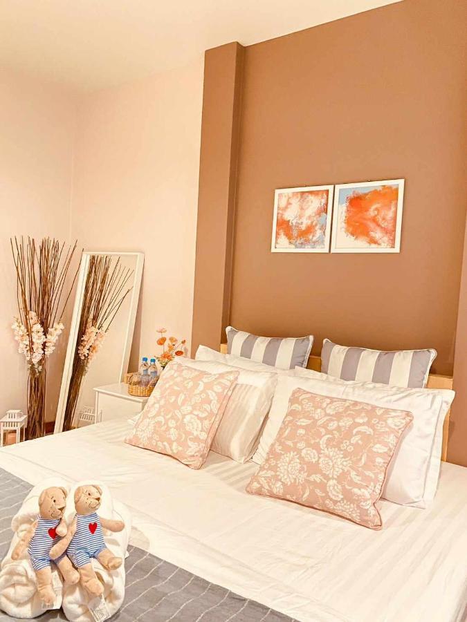 Por Poshtel Kanchanaburi Eksteriør billede