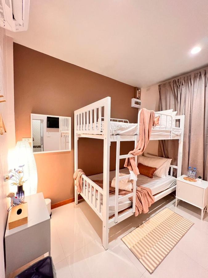 Por Poshtel Kanchanaburi Eksteriør billede
