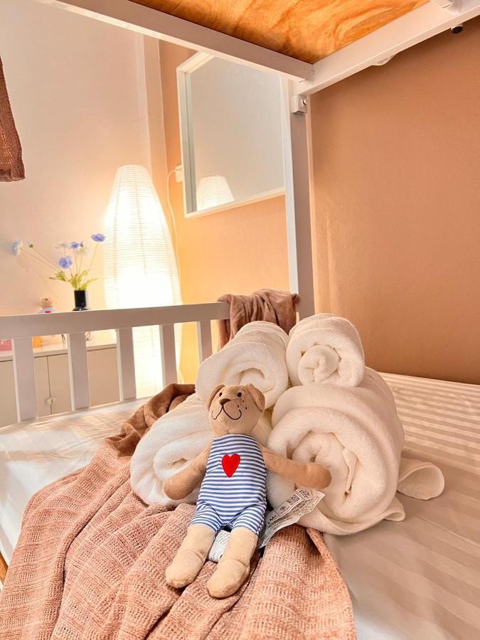 Por Poshtel Kanchanaburi Eksteriør billede
