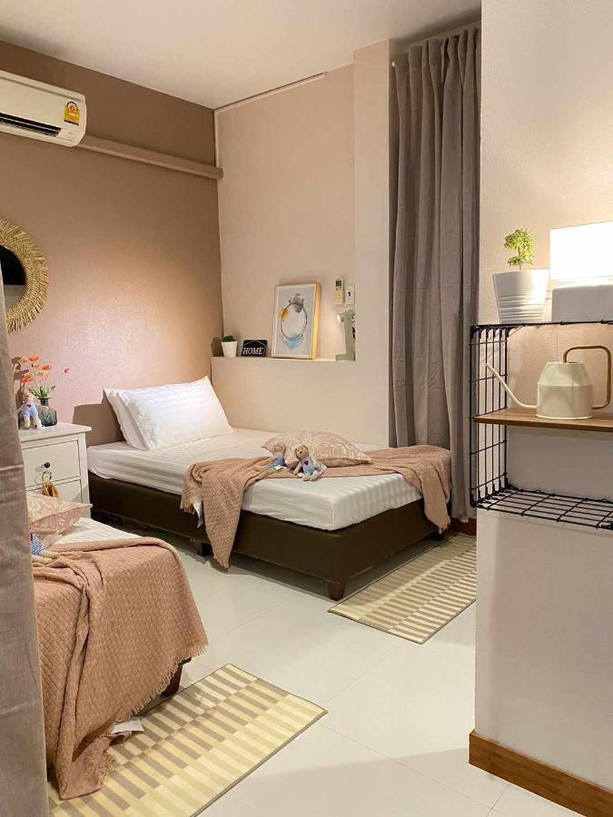 Por Poshtel Kanchanaburi Eksteriør billede