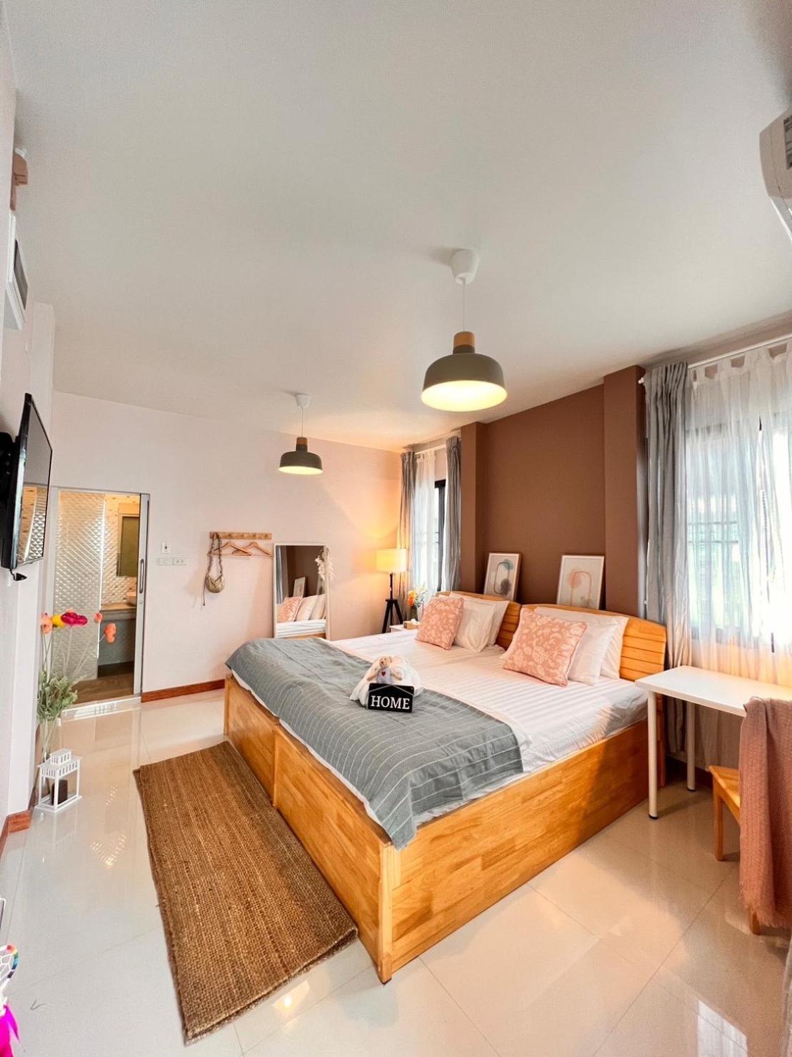 Por Poshtel Kanchanaburi Eksteriør billede