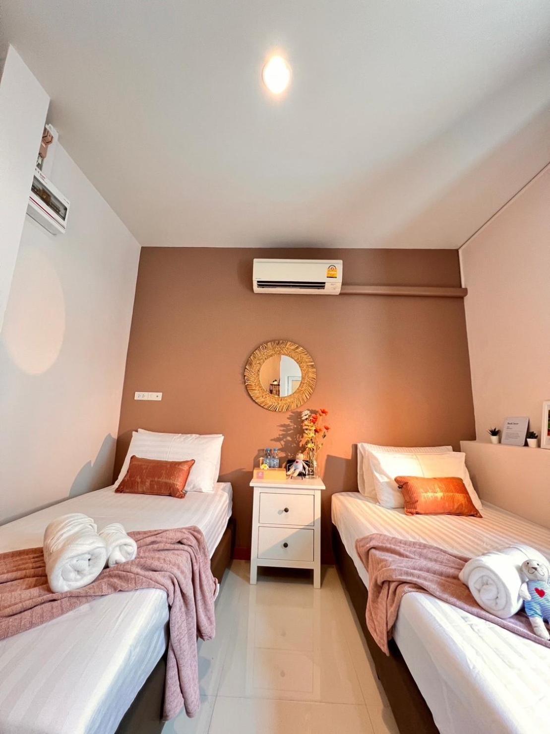 Por Poshtel Kanchanaburi Eksteriør billede