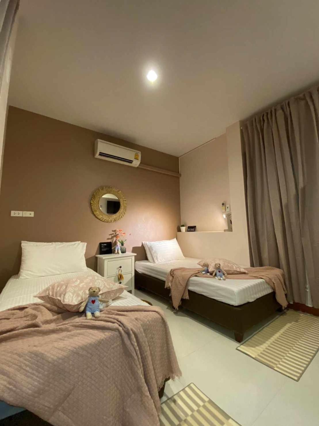 Por Poshtel Kanchanaburi Eksteriør billede